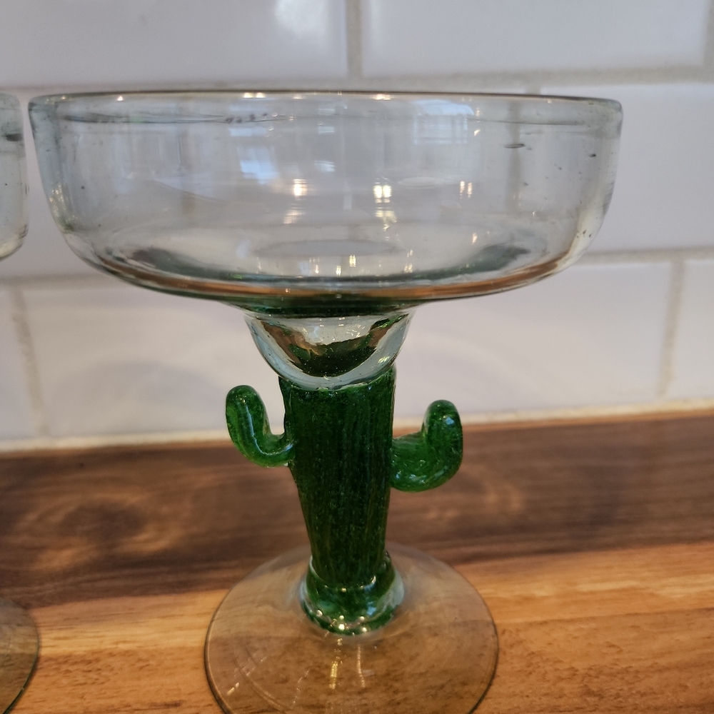 Set of 2 Mexican Hand Blown Glass MARGARITA GLASSES Cactus Stem - Picture 3 of 8